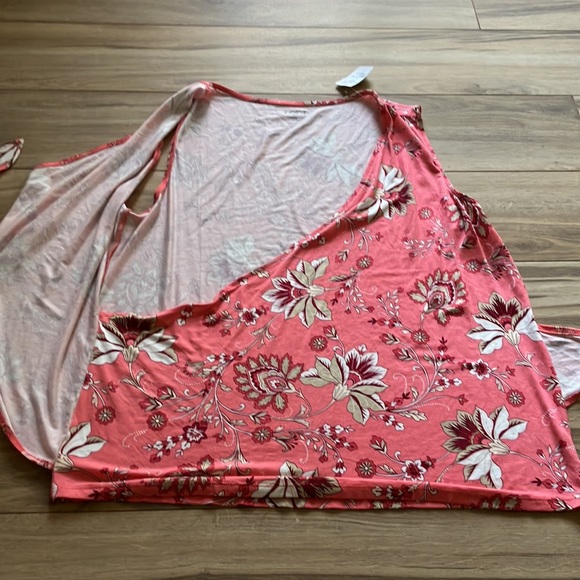 Loft sleeveless faux wrap salmon with darker salmon white and tan print. - Picture 5 of 10